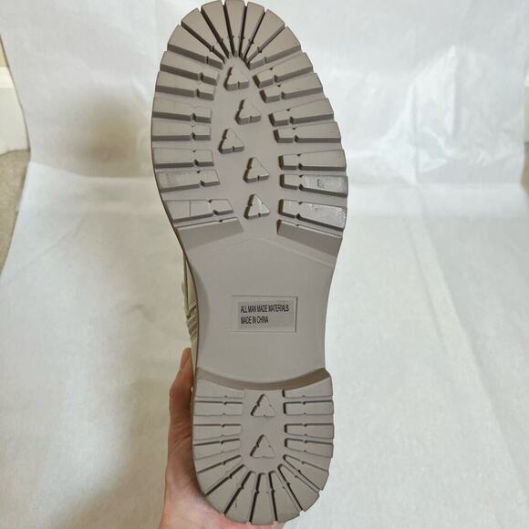 Dolce Vita Osten Boot White Biker Moto Chain Chunky Size 7.5 NWOT - Picture 12 of 12
